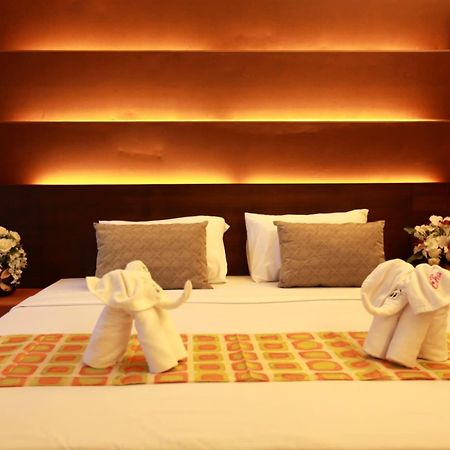 The Bangkok Major Suite Екстер'єр фото