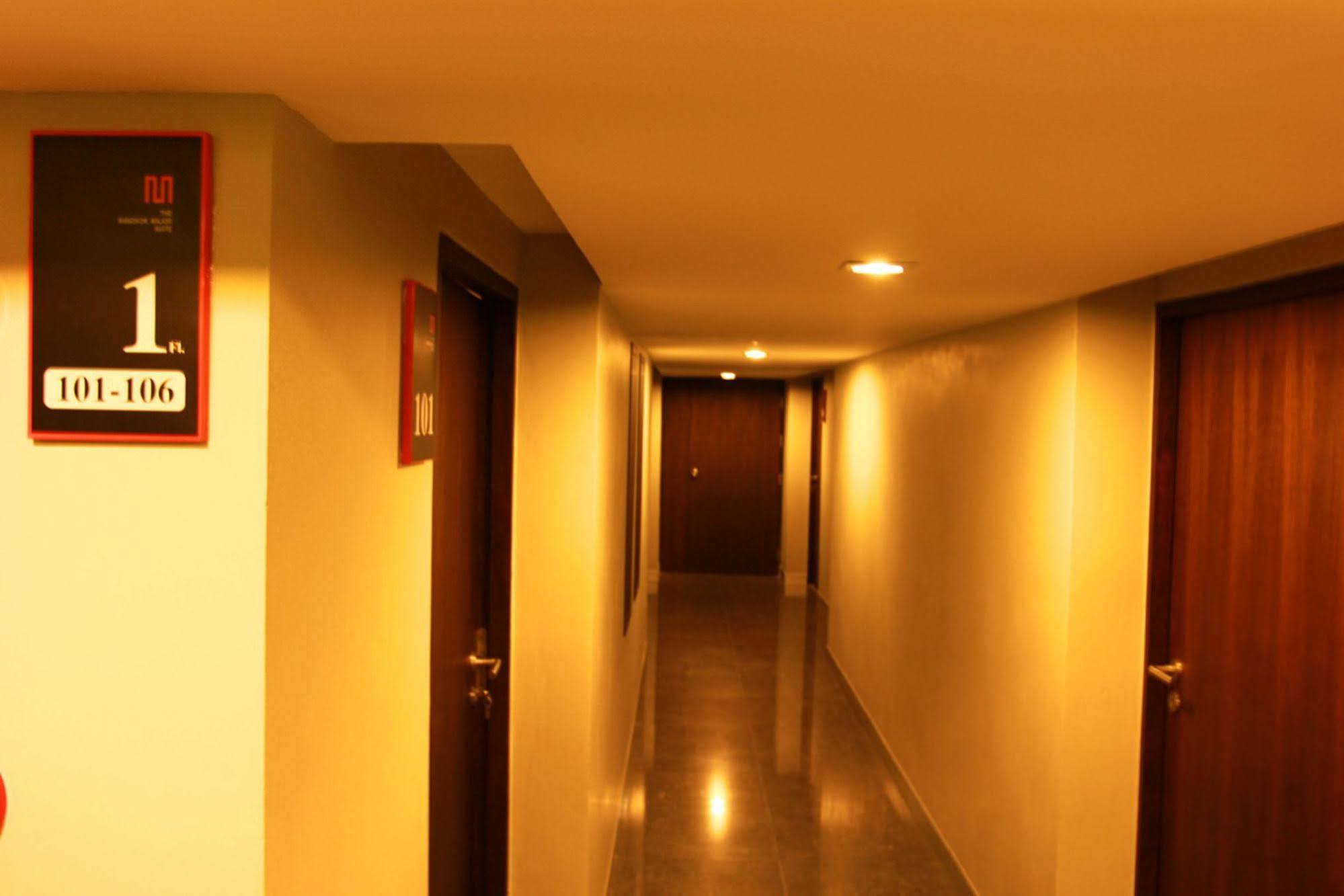 The Bangkok Major Suite Екстер'єр фото